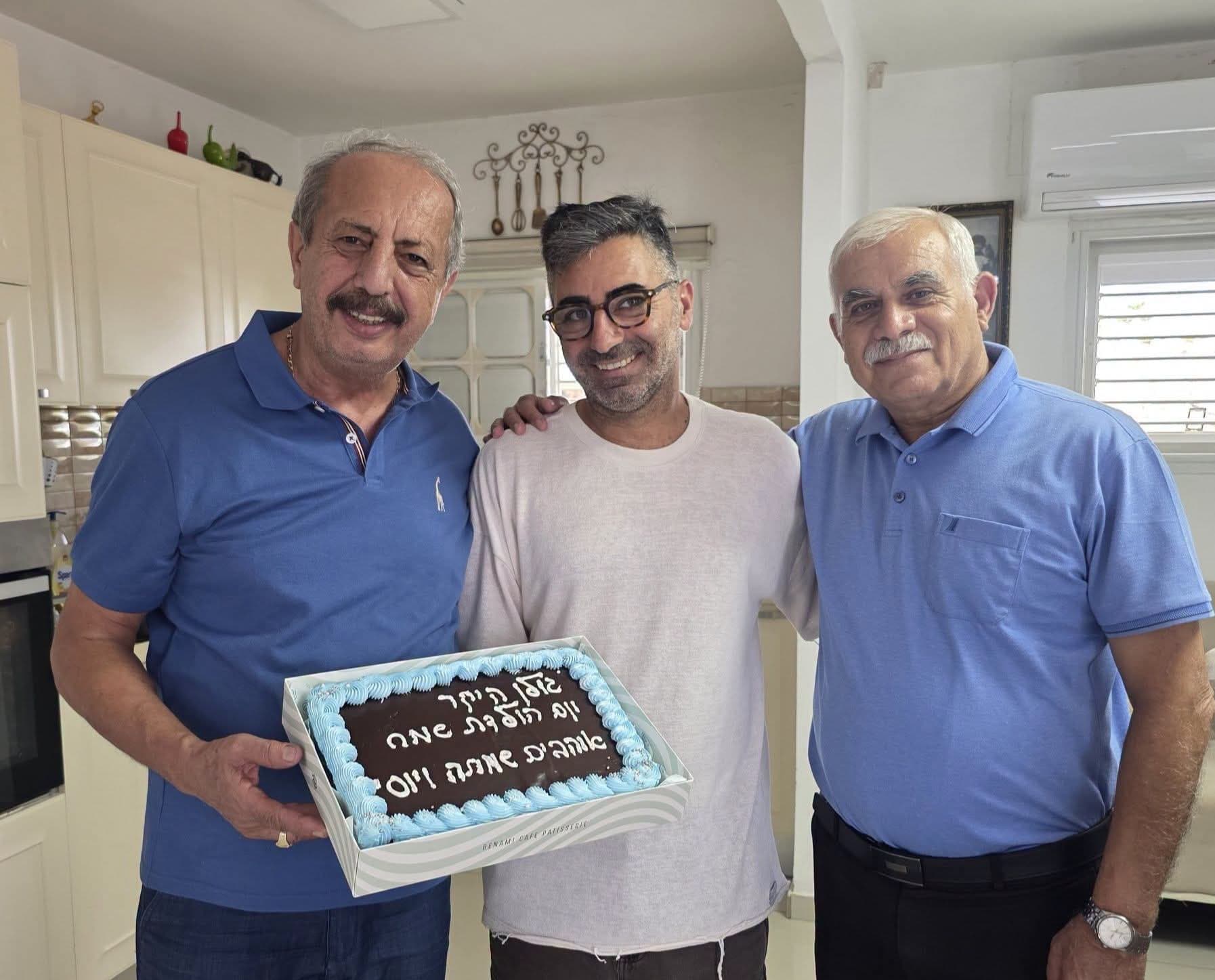 אפילו ראש העיר וסגנו הגיעו עם עוגה חגיגית