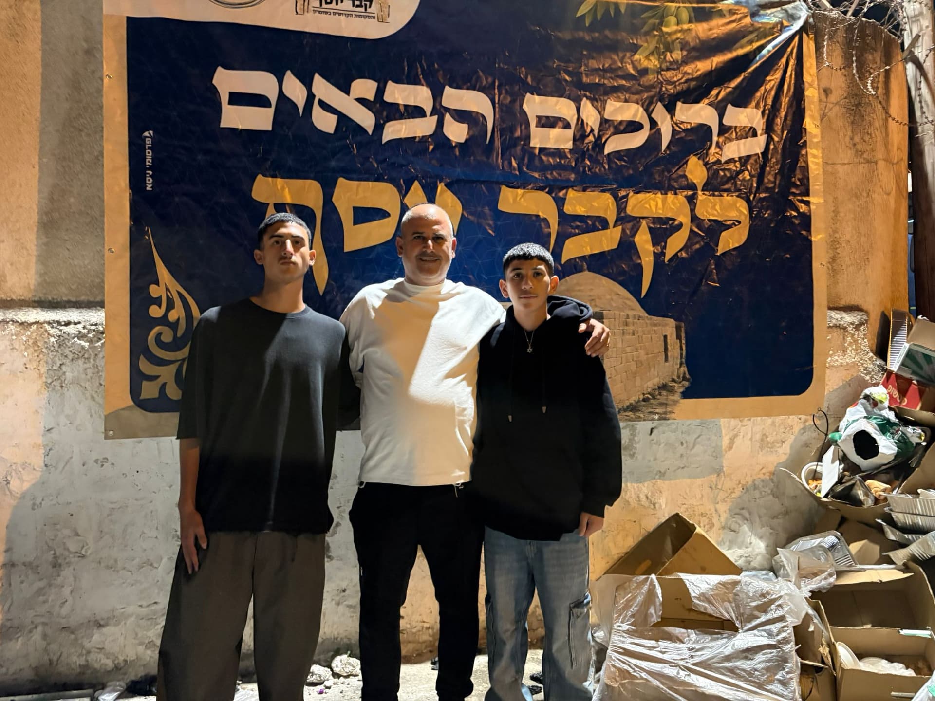 תחת אבטחה צבאית כבדה כמה מתושבי אור עקיבא נכנסו לשכם