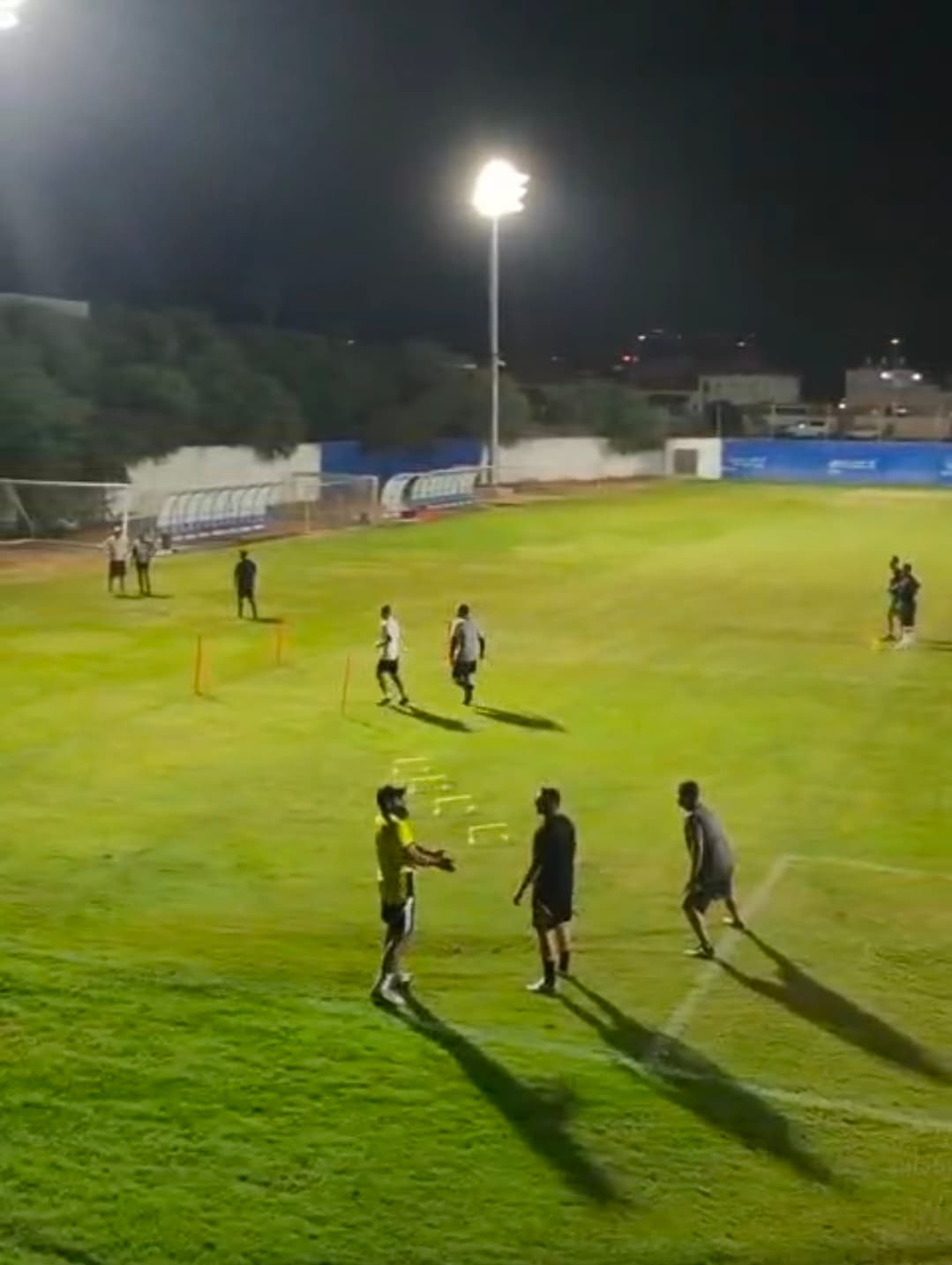 חוג כדורגל 40+ באור עקיבא: כשהמקצועיות פוגשת את האהבה למשחק תחת שרביטו של המאמן משה כהן