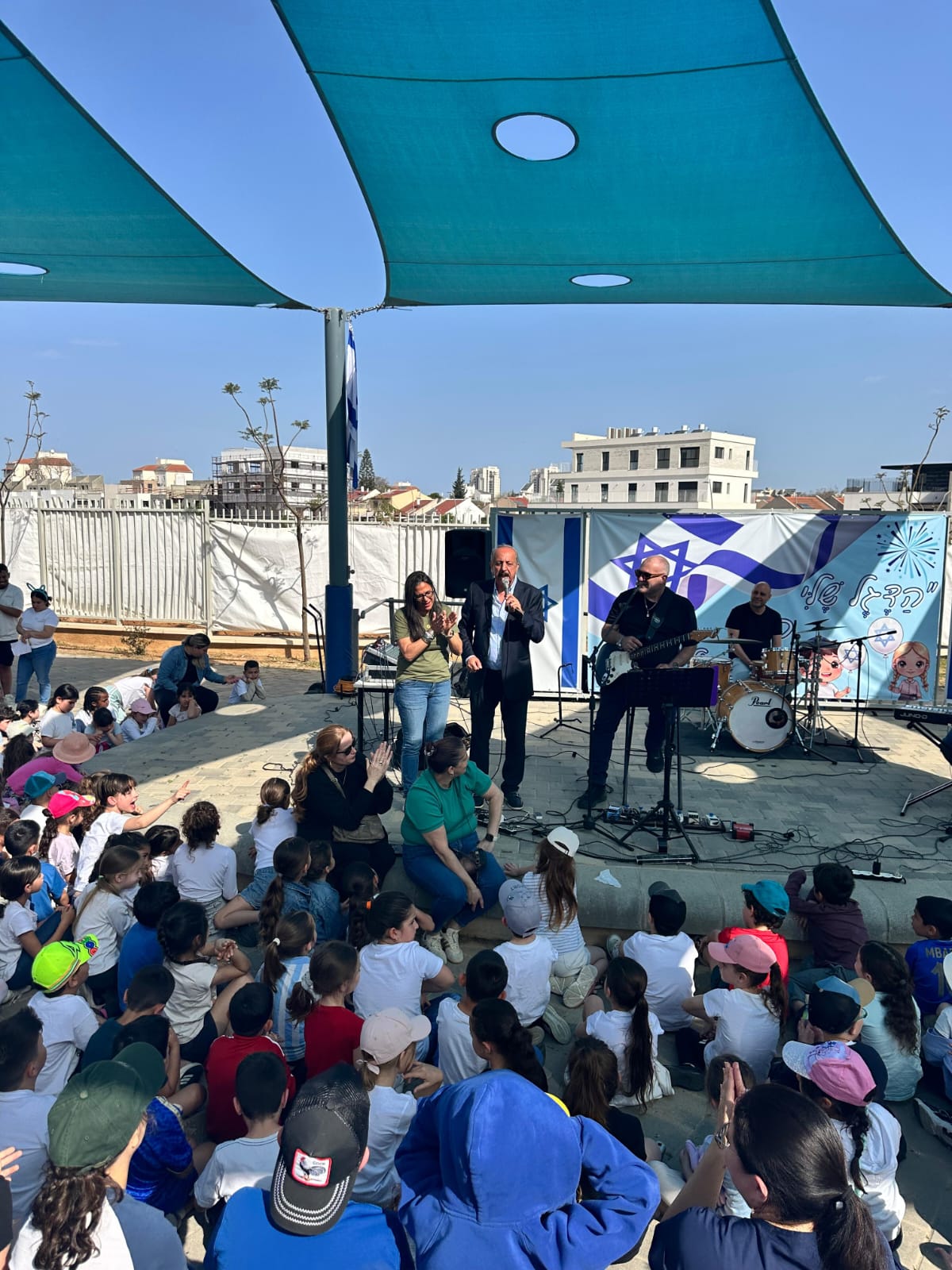 עצמאות ב"שירת-הים"