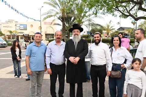 אור עקיבא צעדה באחדות, מאות חגגו את יום ירושלים