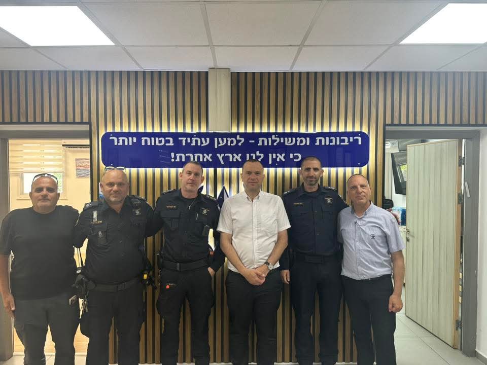 מגבירים אכיפה באור עקיבא: העירייה והמשטרה מחזקות את תחושת הביטחון