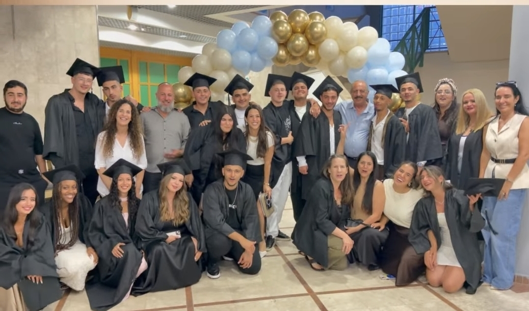 פרידה מהתיכון, צעד אל העתיד: מחזור כ"ג של תיכון "אמית האופק" חגג את סיום דרכו במסגרת התיכון