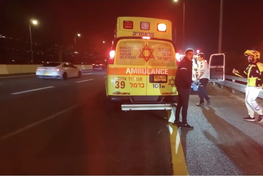 פל-ים: נהג אוטובוס התמוטט במהלך הנסיעה התנגש ברכב, מצבו אנוש