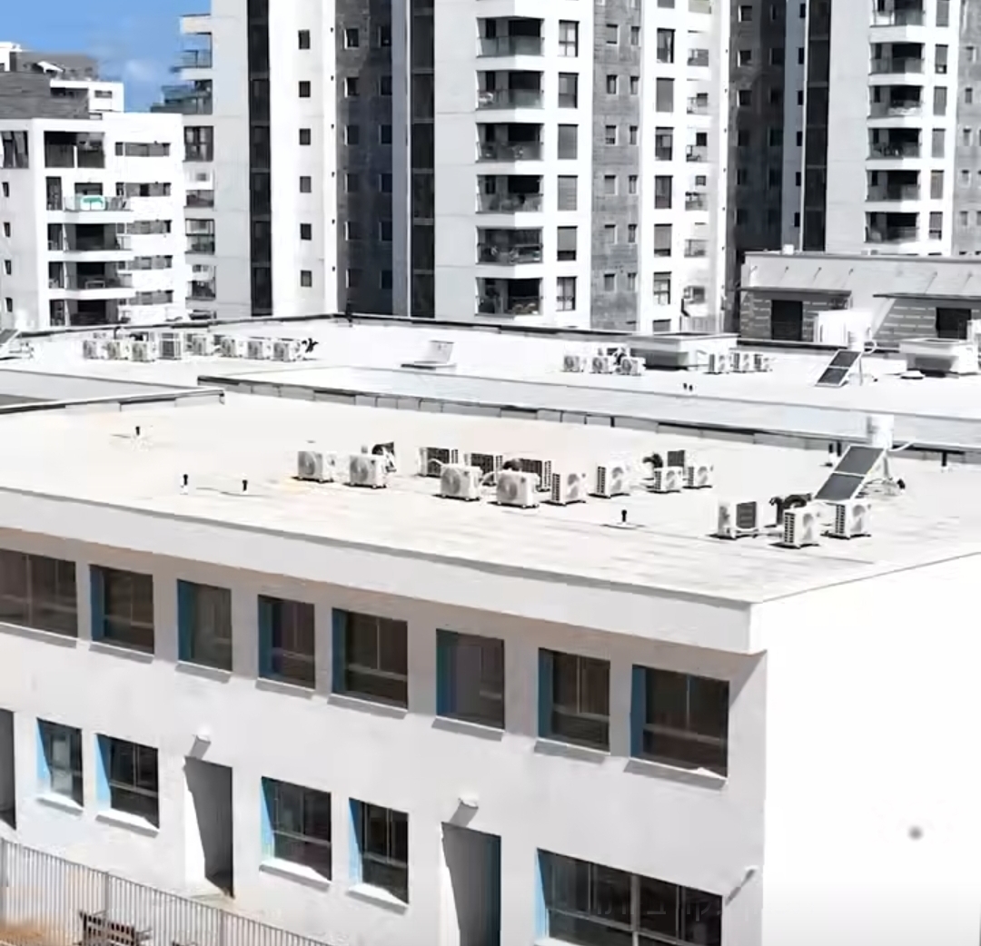 שבוע וחצי מפתיחת שנת הלימודים והורים טוענים: "כך אי אפשר לנהל בית ספר"