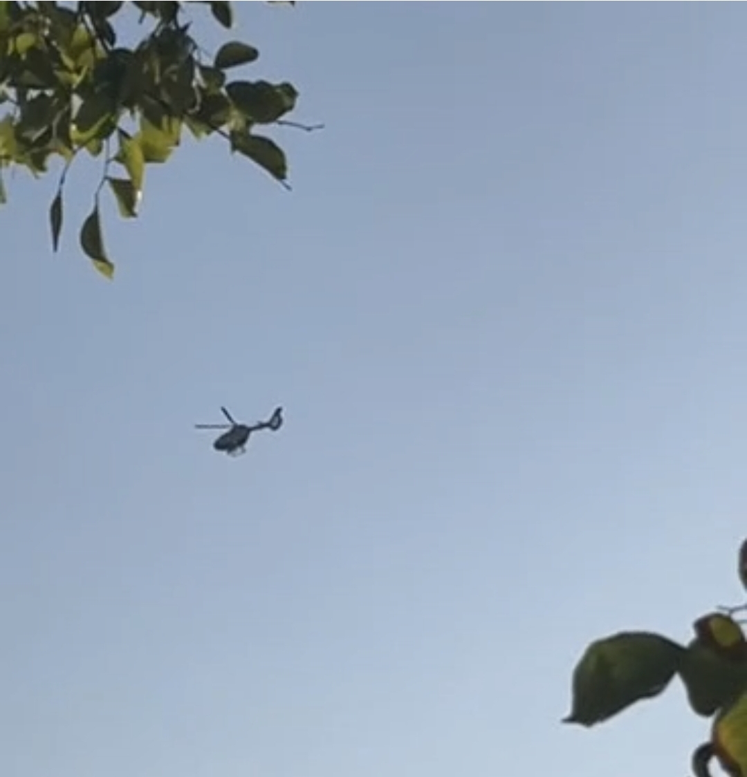 חשד לגופה בחוף שדות ים: כוחות גדולים הוזעקו, מסוק משטרתי משתתף בסריקות